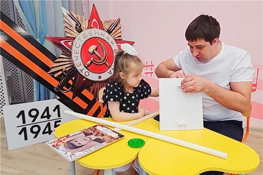 В рамках реализации плана мероприятий по подготовке и празднованию мероприятий 80-летия Победы в Великой Отечественной войне в детском саду оформляются помещения арт-объектами
