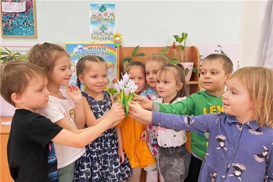 Занятия кружка "Волшебный мир оригами"