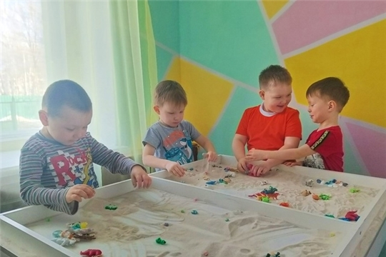 терапевтические занятия с песком в рамках дополнительной услуги "Песочная терапия"