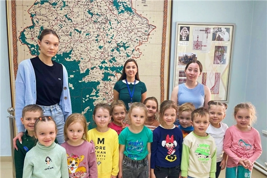 городской фестиваль "Неделя народной культуры": экскурсия в Музей чувашской вышивки