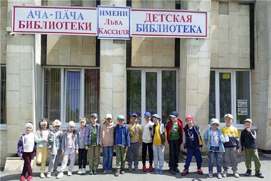 По родному краю с рюкзаком шагаю