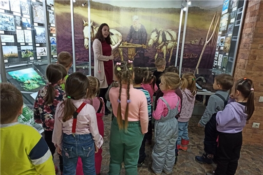 "По родному краю рюкзаком шагаю"