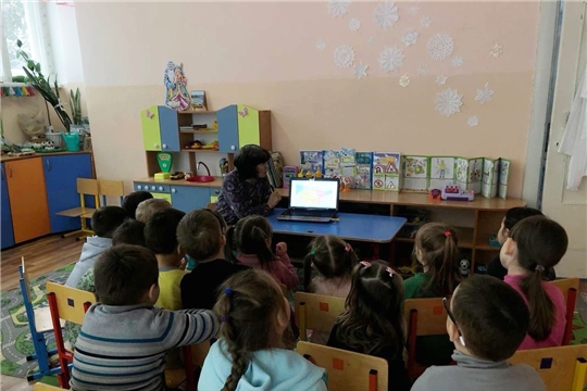 "По родному краю с рюкзаком шагаю"