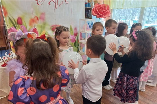"Утренники к Международному женскому дню - 8 марта"