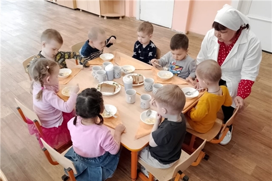 "Польза салатов для малышей"