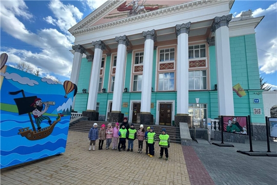 "Экскурсия к театру"