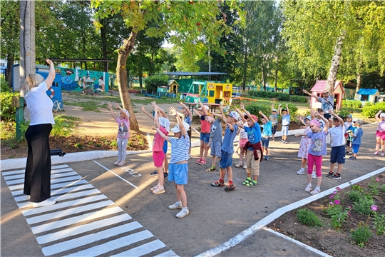 Утренняя зарядка на свежем воздухе