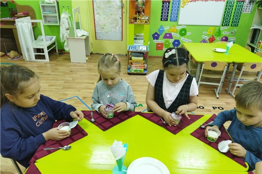 Йогурт - ценный кисломолочный продукт
