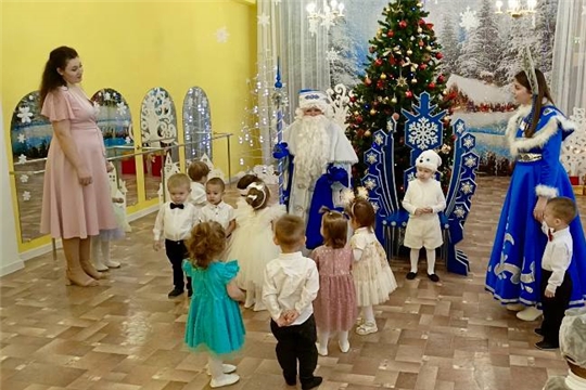 Новогодние утренники начинаются
