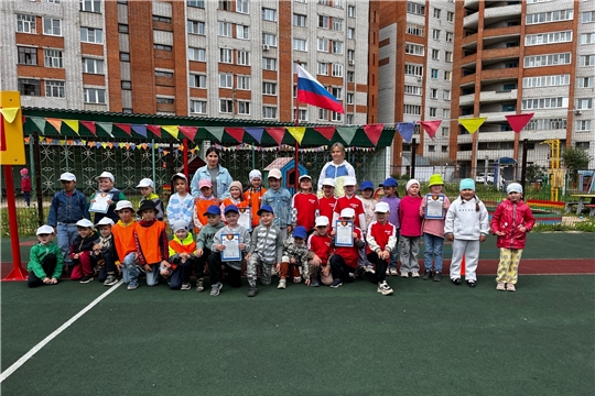 Мяч, скакалка, обруч, я - вместе дружная семья