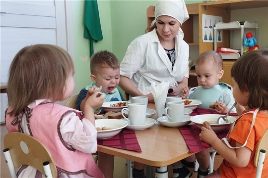 В детский сад пришли малыши.