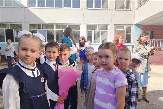 Воспитанники ДОУ 114 посетили торжественную линейку, посвященную Дню Знаний