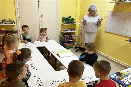 Продолжаются занятия в кружке "Подготовка к школе"