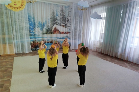 Продолжаются занятия в танцевальном кружке "Топотушки"