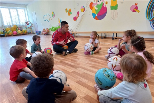 Пробное занятие по футболу.