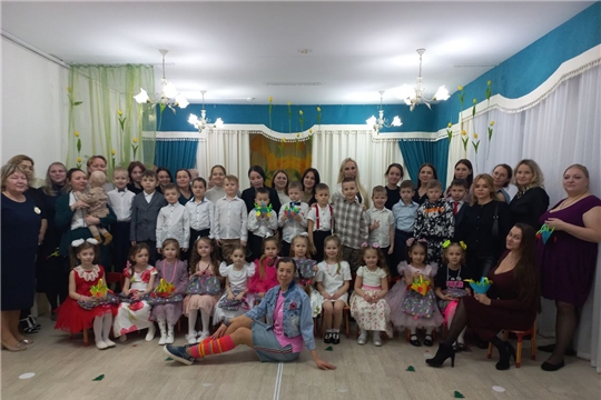 Праздник 8 Марта в подготовительной группе №10 "Смородинки"