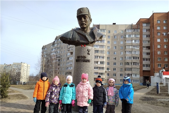 Экскурсия "Вишенок" к памятнику Игоря Петрикова