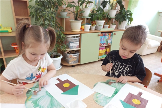 Аппликация "Дом птенцам веселого скворца"