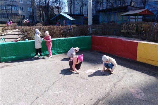 Чем полезно рисование мелом на асфальте?