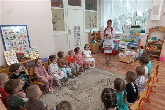 Илемпи в гостях у ребят