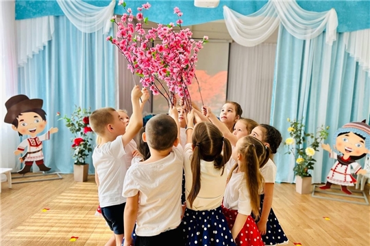 Встречай праздник, Первомай!