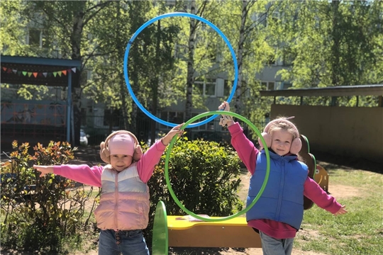 Польза игр с обручем