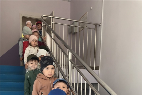 " Осторожно, лестница"