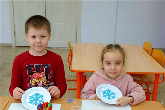 "Снежинки из теста"