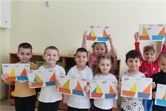 Выставка детских работ "Солдатам Отечества Слава"