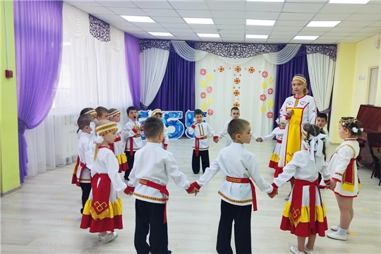 В рамках городского фестиваля народной культуры в детском саду прошел День чувашских игр "Игры Батыра", день чувашких сказок "Волшебные сказки".