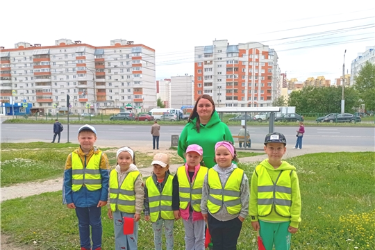 В рамках реализации муниципального проекта "По родному краю с рюкзаком шагаю" воспитанники совершили пешую прогулку по улицам великих людей города Чебоксары -улицы Н.Ф.Гастелло, Н.Э.Баумана. 