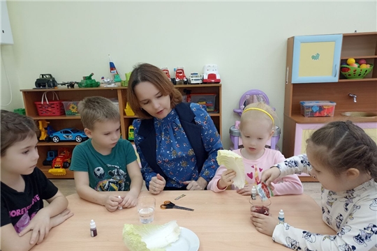 В рамках городской Недели науки с дошкольниками прошел тематический день "Маленькие исследователи".