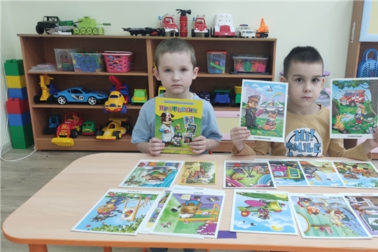 В рамках муниципального проекта "Академия профессий" в ходе  познавательных бесед педагоги закрепили знания детей о различных профессиях