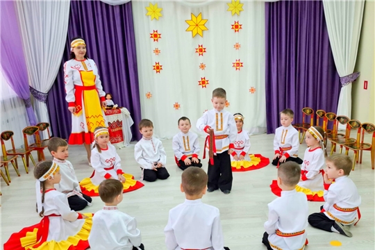 В рамках фестиваля народной культуры и реализации муниципального проекта «Культурное наследие Чувашии заботливо и бережно храним» в детском саду прошел День  чувашских игр "Игры Батыра". 