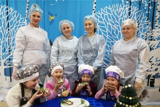 Нарядная елочка