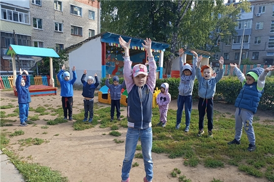 Утренняя гимнастика в детском саду.