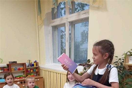  Радостная встреча дошколят с бывшими выпускниками детского сада