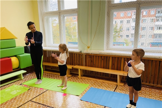 В детском саду реализуется дополнительная образовательная услуга «Веселая гимнастика »