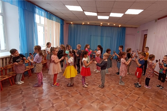 Игра на шумовых инструментах