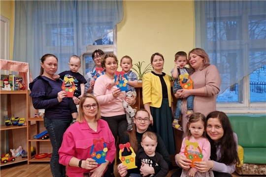 Малыши поздравляют своих мам
