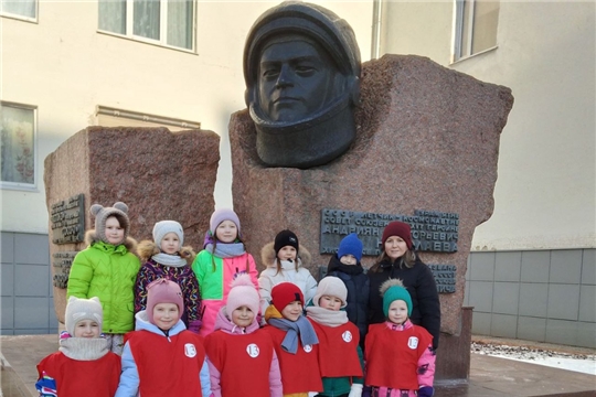 Экскурсия к памятнику лётчика-космонавта СССР А. Г. Николаева