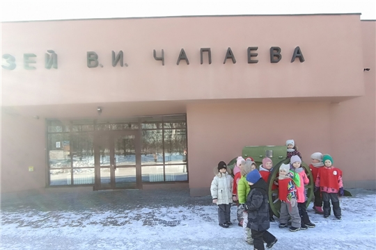 Экскурсия по скверу и к памятнику В.И. Чапаева