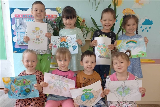 Выставка рисунков «Мир на планете Земля»