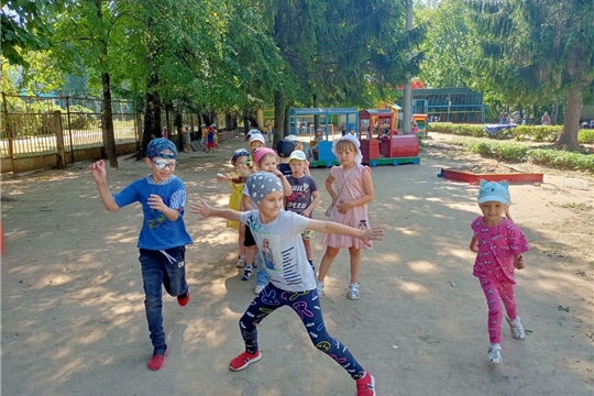 Летние - время подвижных игр