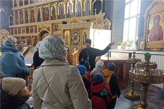 Воспитанники детского сада вместе педагогами и родителями отправились в Покровско-Татианинский собор