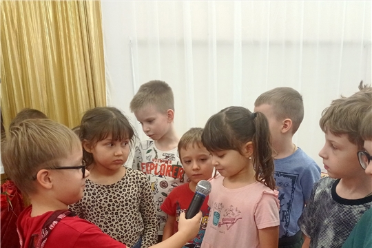 Воспитанники подготовительной е группы "Подсолнухи" продолжают знакомиться с разными профессиями
