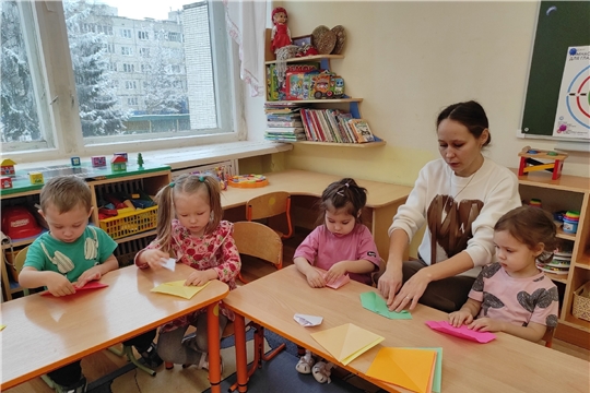 Занятия по дополнительным услугам "Оригами"
