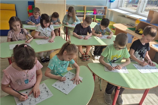 Сегодня на занятии платной доплнительной услуги "Словолодочки" ребята продолжили увлекательное морское путешествие.