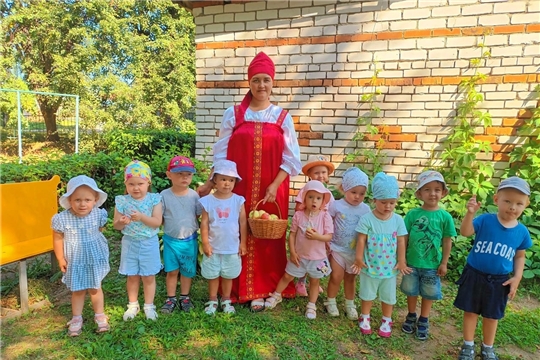 Яблочный спас-детям о празднике