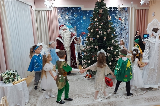 Новогодние утренники в детском саду